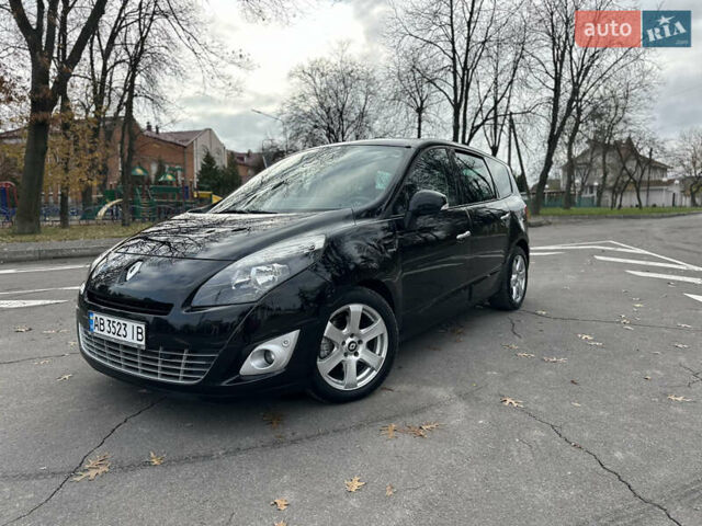 Черный Рено Гранд Сценик, объемом двигателя 2 л и пробегом 232 тыс. км за 8500 $, фото 3 на Automoto.ua