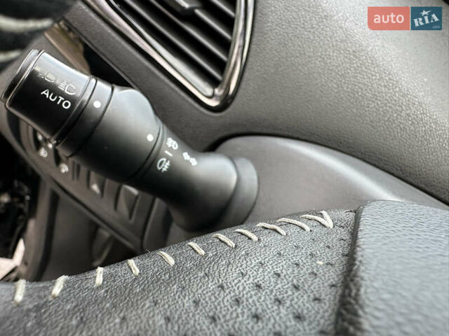 Черный Рено Гранд Сценик, объемом двигателя 2 л и пробегом 232 тыс. км за 8500 $, фото 39 на Automoto.ua