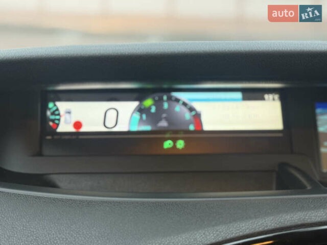 Черный Рено Гранд Сценик, объемом двигателя 1.6 л и пробегом 213 тыс. км за 8250 $, фото 30 на Automoto.ua