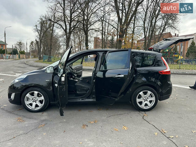 Черный Рено Гранд Сценик, объемом двигателя 2 л и пробегом 232 тыс. км за 8500 $, фото 69 на Automoto.ua