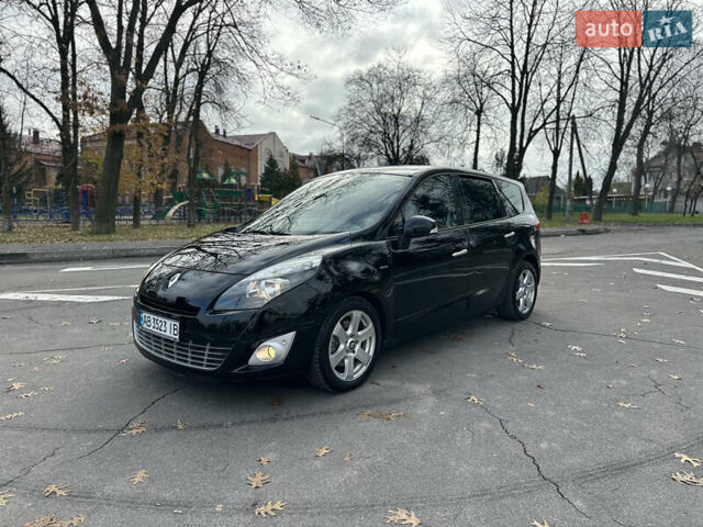 Черный Рено Гранд Сценик, объемом двигателя 2 л и пробегом 232 тыс. км за 8500 $, фото 29 на Automoto.ua