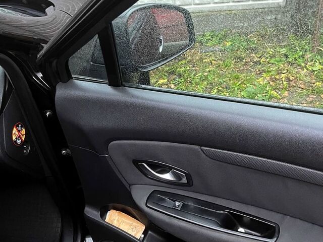 Чорний Рено Гранд Сценік, об'ємом двигуна 1.5 л та пробігом 0 тис. км за 7000 $, фото 6 на Automoto.ua