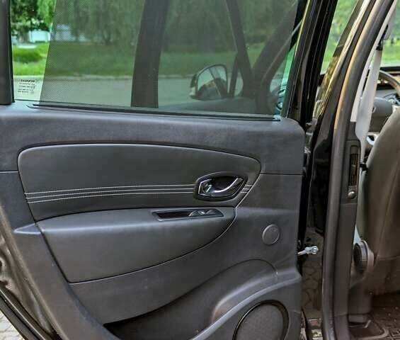 Рено Гранд Сценик 2011 в Луцке на Automoto.ua Черный Рено Гранд Сценик, объемом двигателя 2 л и пробегом 219 тыс. км за 9949 $, фото 10 на Automoto.ua