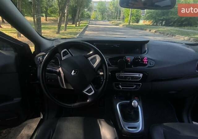 Черный Рено Гранд Сценик, объемом двигателя 1.9 л и пробегом 275 тыс. км за 8300 $, фото 11 на Automoto.ua