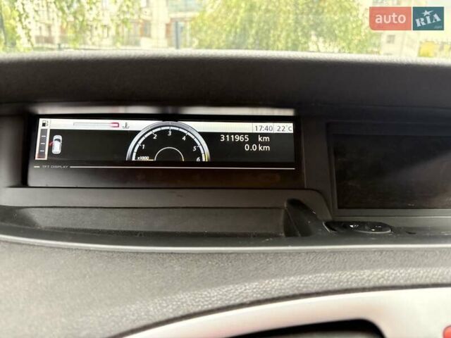 Черный Рено Гранд Сценик, объемом двигателя 1.46 л и пробегом 312 тыс. км за 5000 $, фото 12 на Automoto.ua