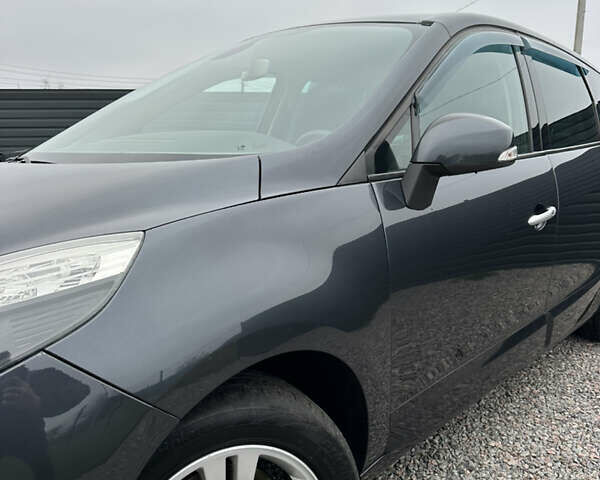 Черный Рено Гранд Сценик, объемом двигателя 1.6 л и пробегом 174 тыс. км за 7450 $, фото 17 на Automoto.ua