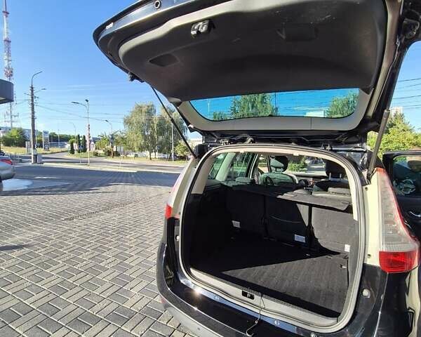 Черный Рено Гранд Сценик, объемом двигателя 1.87 л и пробегом 360 тыс. км за 7500 $, фото 6 на Automoto.ua