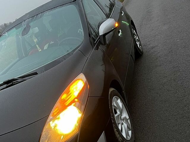 Чорний Рено Гранд Сценік, об'ємом двигуна 1.5 л та пробігом 0 тис. км за 7000 $, фото 1 на Automoto.ua