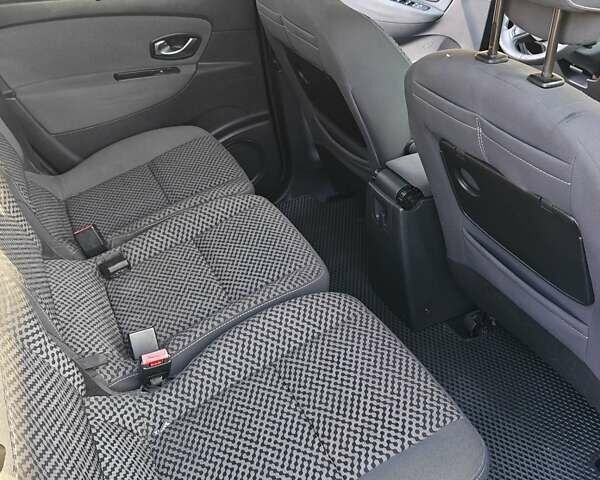 Черный Рено Гранд Сценик, объемом двигателя 1.5 л и пробегом 292 тыс. км за 5999 $, фото 54 на Automoto.ua