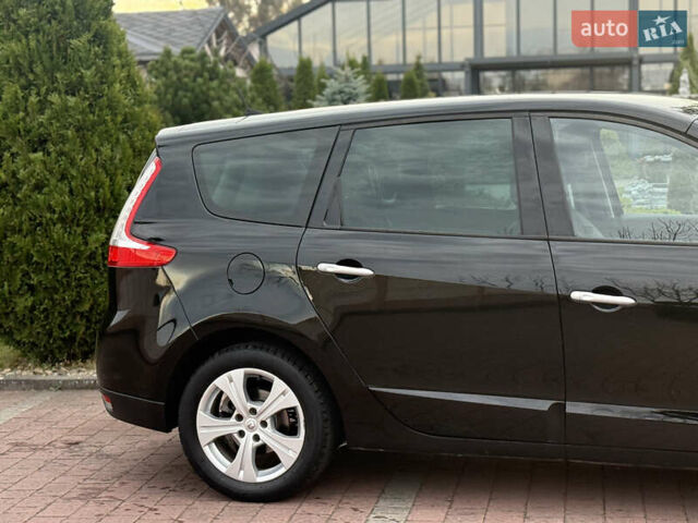 Черный Рено Гранд Сценик, объемом двигателя 1.6 л и пробегом 213 тыс. км за 8250 $, фото 11 на Automoto.ua