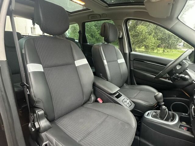 Черный Рено Гранд Сценик, объемом двигателя 1.4 л и пробегом 242 тыс. км за 6600 $, фото 6 на Automoto.ua