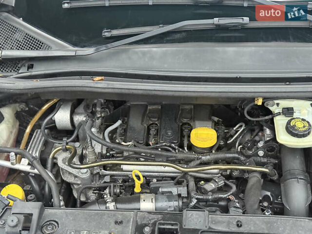 Черный Рено Гранд Сценик, объемом двигателя 1.6 л и пробегом 213 тыс. км за 8250 $, фото 53 на Automoto.ua