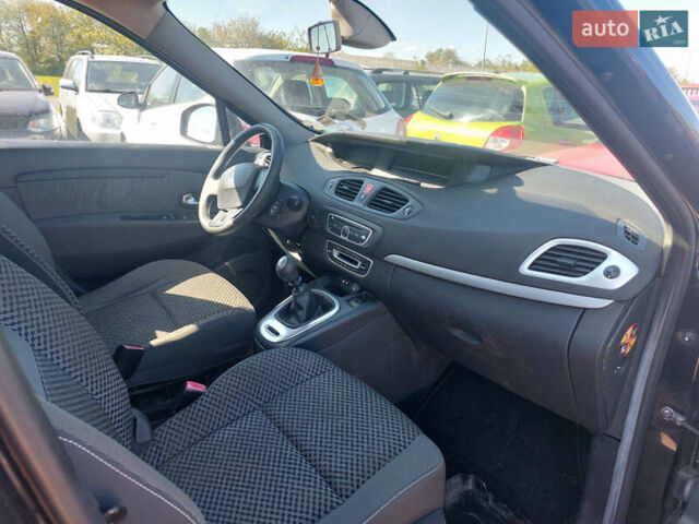 Черный Рено Гранд Сценик, объемом двигателя 0 л и пробегом 238 тыс. км за 7750 $, фото 2 на Automoto.ua