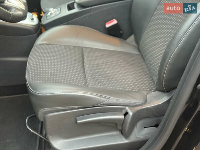 Черный Рено Гранд Сценик, объемом двигателя 1.6 л и пробегом 213 тыс. км за 8250 $, фото 37 на Automoto.ua