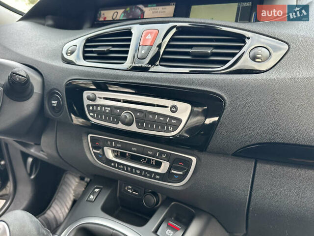 Черный Рено Гранд Сценик, объемом двигателя 2 л и пробегом 232 тыс. км за 8500 $, фото 59 на Automoto.ua