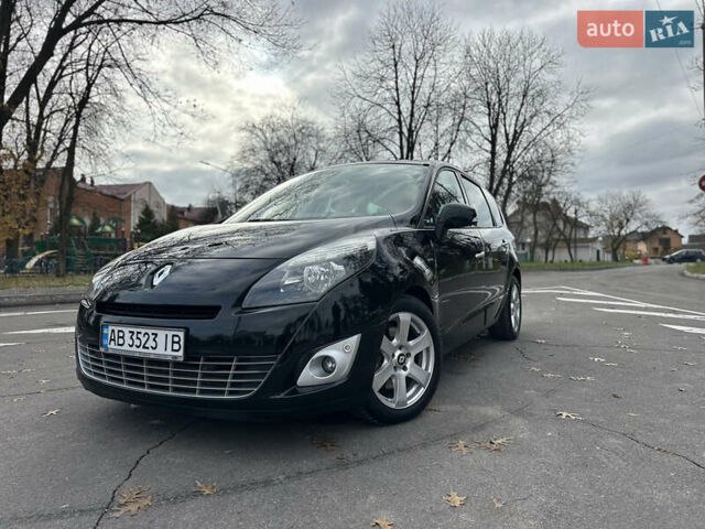 Черный Рено Гранд Сценик, объемом двигателя 2 л и пробегом 232 тыс. км за 8500 $, фото 2 на Automoto.ua