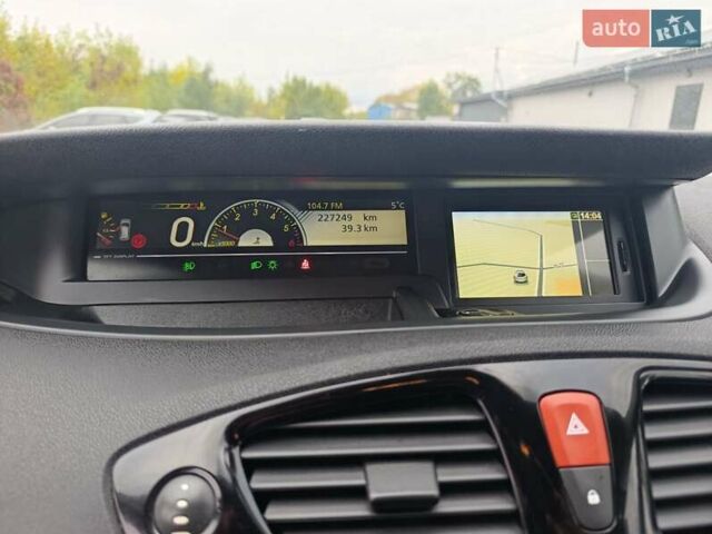 Черный Рено Гранд Сценик, объемом двигателя 1.6 л и пробегом 227 тыс. км за 7950 $, фото 78 на Automoto.ua