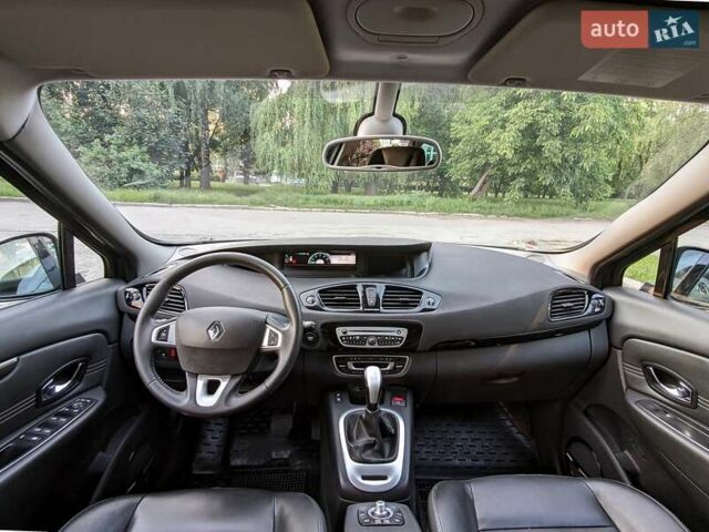 Рено Гранд Сценик 2011 в Луцке на Automoto.ua Черный Рено Гранд Сценик, объемом двигателя 2 л и пробегом 219 тыс. км за 9949 $, фото 11 на Automoto.ua