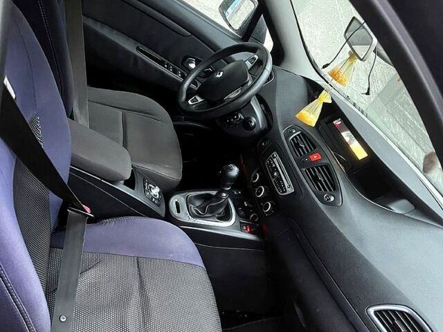 Чорний Рено Гранд Сценік, об'ємом двигуна 1.5 л та пробігом 0 тис. км за 7000 $, фото 8 на Automoto.ua