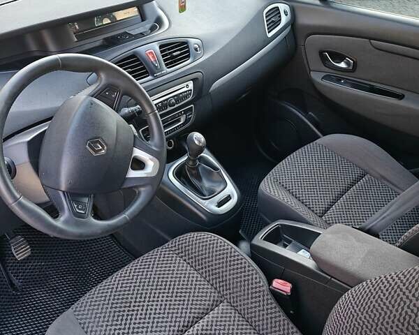 Черный Рено Гранд Сценик, объемом двигателя 1.5 л и пробегом 292 тыс. км за 5999 $, фото 45 на Automoto.ua