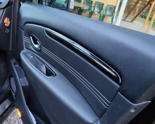 Чорний Рено Гранд Сценік, об'ємом двигуна 1.6 л та пробігом 250 тис. км за 7200 $, фото 2 на Automoto.ua