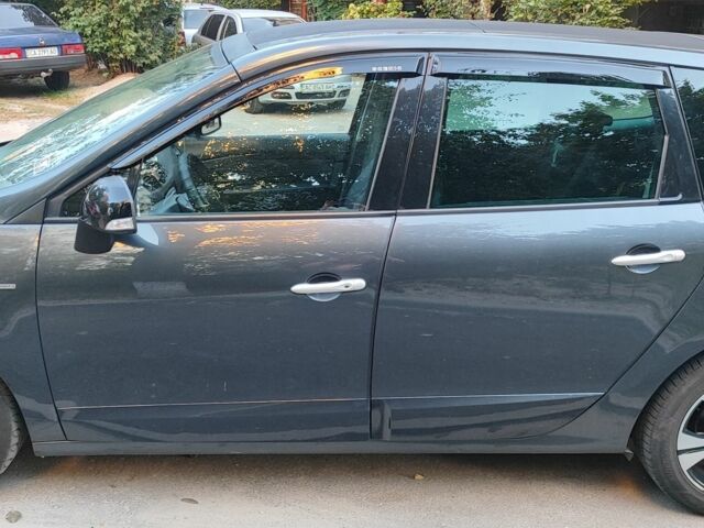 Черный Рено Гранд Сценик, объемом двигателя 1.6 л и пробегом 253 тыс. км за 8000 $, фото 12 на Automoto.ua