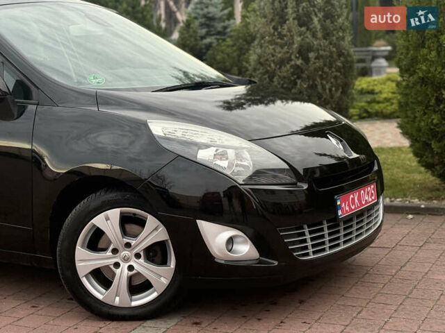 Черный Рено Гранд Сценик, объемом двигателя 1.6 л и пробегом 213 тыс. км за 8250 $, фото 4 на Automoto.ua