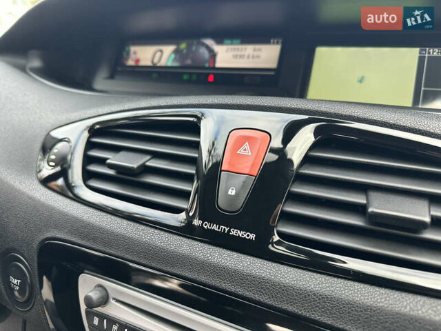 Черный Рено Гранд Сценик, объемом двигателя 2 л и пробегом 232 тыс. км за 8500 $, фото 60 на Automoto.ua