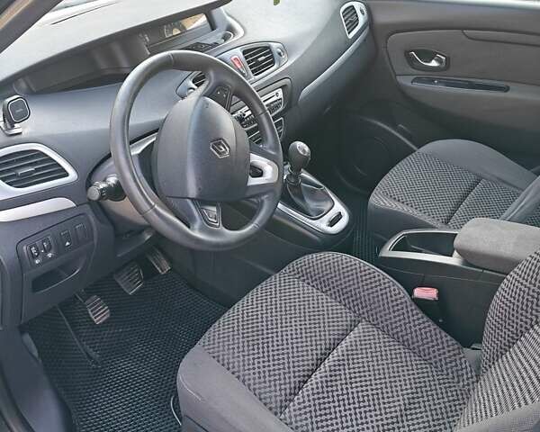 Черный Рено Гранд Сценик, объемом двигателя 1.5 л и пробегом 292 тыс. км за 5999 $, фото 44 на Automoto.ua