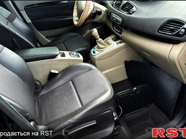 Черный Рено Гранд Сценик, объемом двигателя 1.6 л и пробегом 244 тыс. км за 8200 $, фото 12 на Automoto.ua