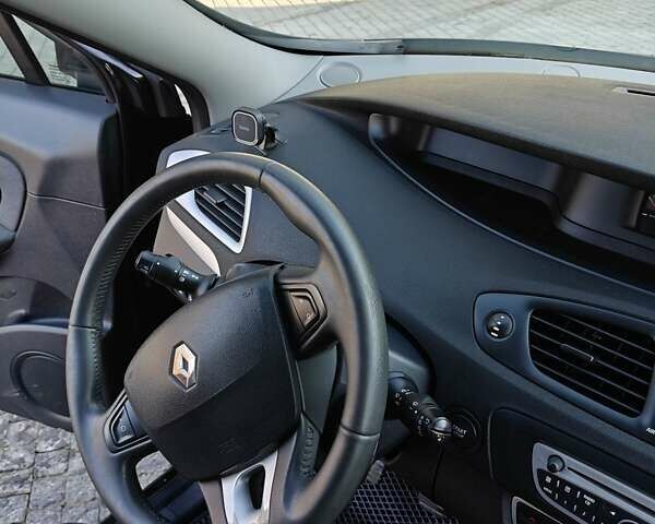 Черный Рено Гранд Сценик, объемом двигателя 1.5 л и пробегом 292 тыс. км за 5999 $, фото 59 на Automoto.ua