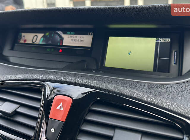 Черный Рено Гранд Сценик, объемом двигателя 2 л и пробегом 232 тыс. км за 8500 $, фото 61 на Automoto.ua