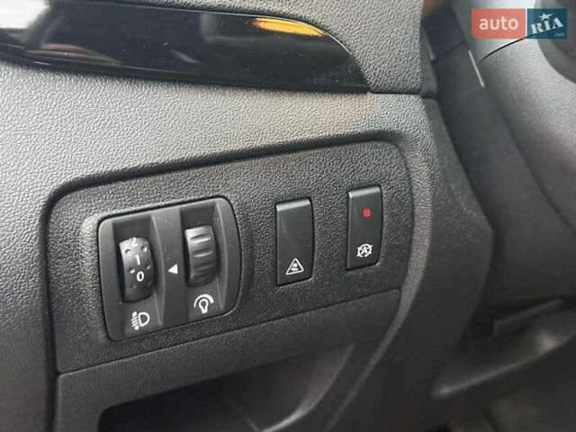 Черный Рено Гранд Сценик, объемом двигателя 1.6 л и пробегом 213 тыс. км за 8250 $, фото 28 на Automoto.ua