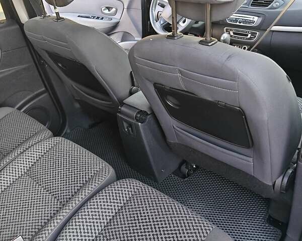 Черный Рено Гранд Сценик, объемом двигателя 1.5 л и пробегом 292 тыс. км за 5999 $, фото 56 на Automoto.ua