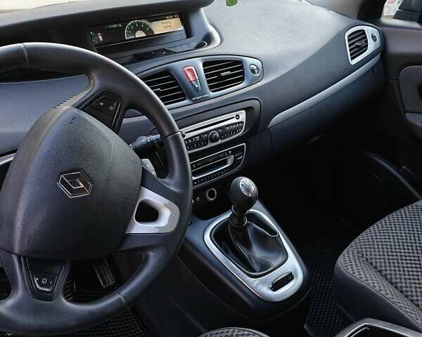 Черный Рено Гранд Сценик, объемом двигателя 1.5 л и пробегом 292 тыс. км за 5999 $, фото 49 на Automoto.ua