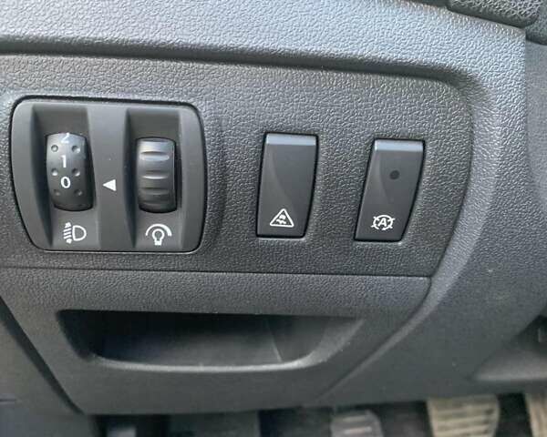 Черный Рено Гранд Сценик, объемом двигателя 1.6 л и пробегом 226 тыс. км за 8300 $, фото 22 на Automoto.ua