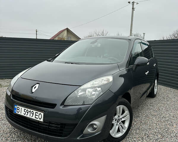 Черный Рено Гранд Сценик, объемом двигателя 1.6 л и пробегом 174 тыс. км за 7450 $, фото 3 на Automoto.ua