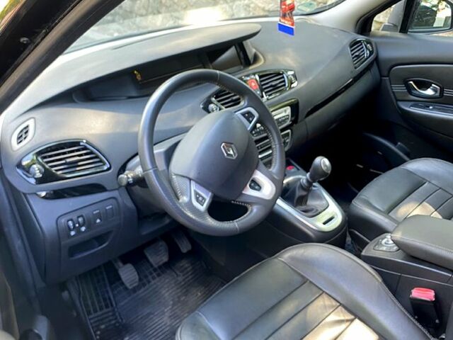 Черный Рено Гранд Сценик, объемом двигателя 1.4 л и пробегом 145 тыс. км за 7700 $, фото 4 на Automoto.ua