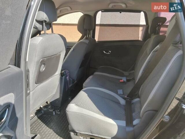 Черный Рено Гранд Сценик, объемом двигателя 1.6 л и пробегом 236 тыс. км за 8200 $, фото 6 на Automoto.ua