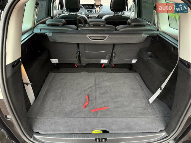 Черный Рено Гранд Сценик, объемом двигателя 2.01 л и пробегом 216 тыс. км за 9800 $, фото 101 на Automoto.ua