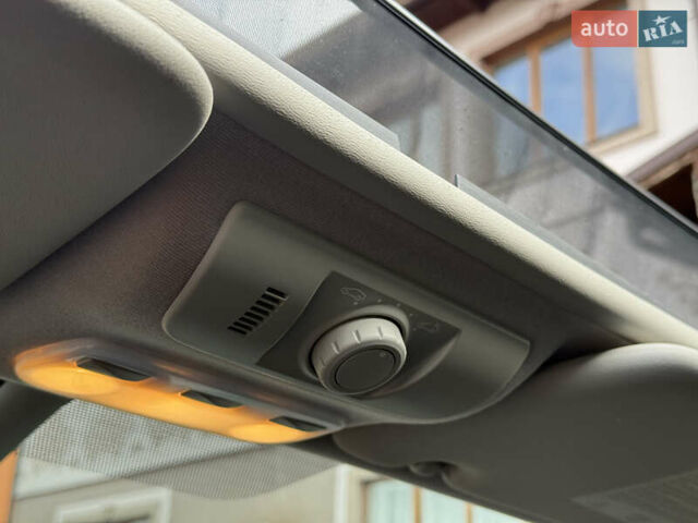 Черный Рено Гранд Сценик, объемом двигателя 2.01 л и пробегом 216 тыс. км за 9800 $, фото 72 на Automoto.ua