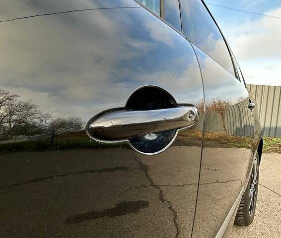 Черный Рено Гранд Сценик, объемом двигателя 1.6 л и пробегом 233 тыс. км за 10200 $, фото 6 на Automoto.ua