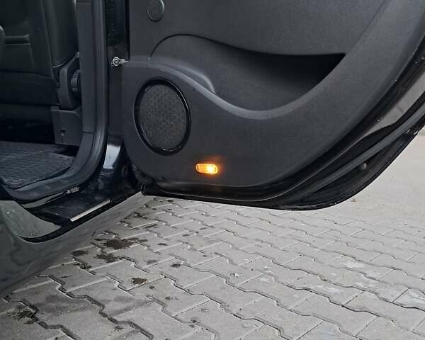 Черный Рено Гранд Сценик, объемом двигателя 1.5 л и пробегом 179 тыс. км за 10500 $, фото 40 на Automoto.ua