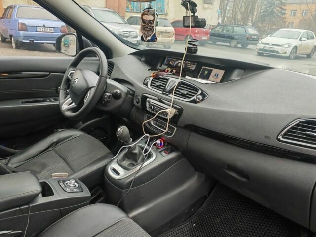 Черный Рено Гранд Сценик, объемом двигателя 1.5 л и пробегом 311 тыс. км за 8000 $, фото 3 на Automoto.ua