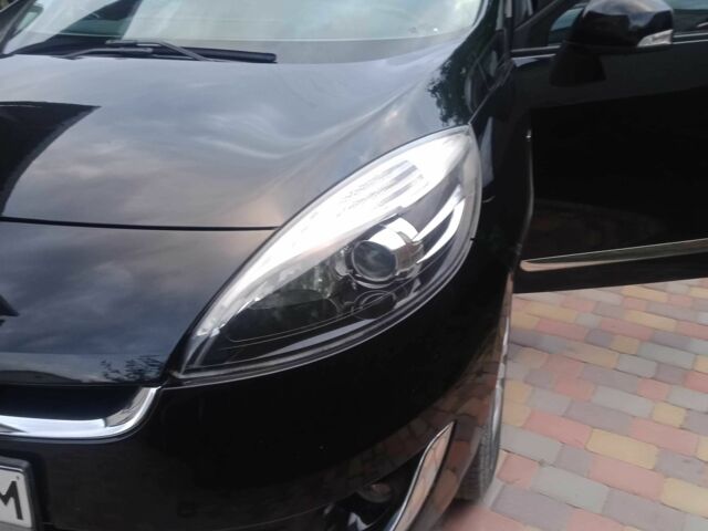 Чорний Рено Гранд Сценік, об'ємом двигуна 1.6 л та пробігом 168 тис. км за 9500 $, фото 1 на Automoto.ua