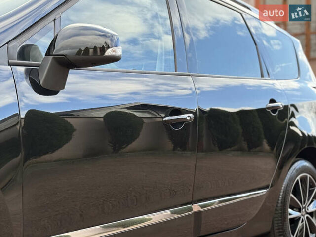 Черный Рено Гранд Сценик, объемом двигателя 2.01 л и пробегом 216 тыс. км за 9800 $, фото 40 на Automoto.ua