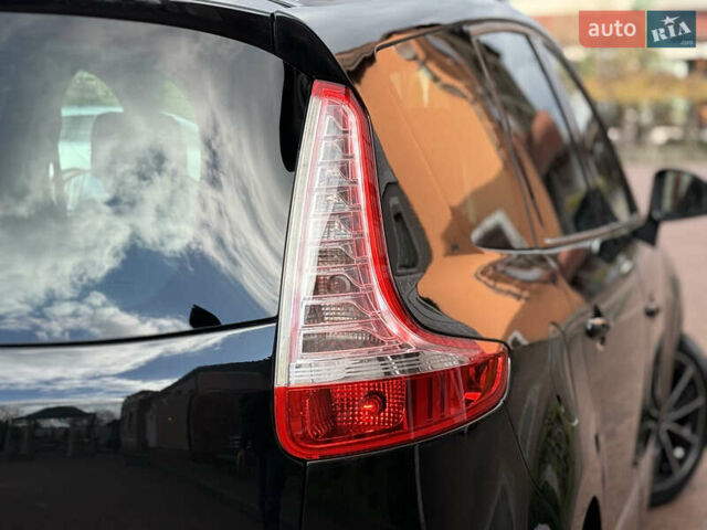 Черный Рено Гранд Сценик, объемом двигателя 2.01 л и пробегом 216 тыс. км за 9800 $, фото 34 на Automoto.ua