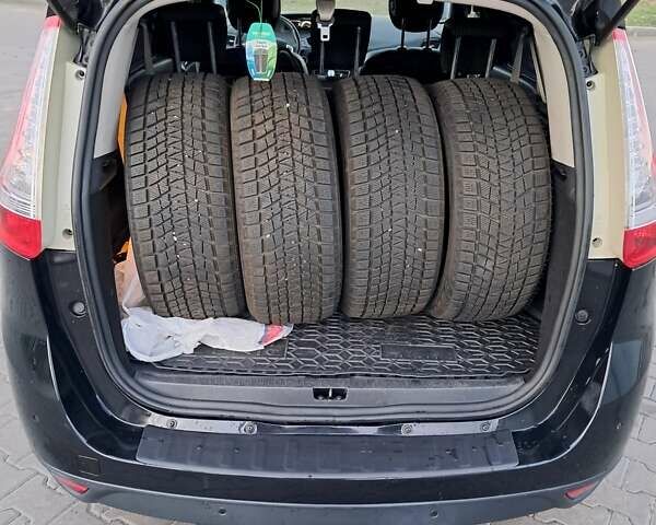 Черный Рено Гранд Сценик, объемом двигателя 1.5 л и пробегом 179 тыс. км за 10500 $, фото 72 на Automoto.ua