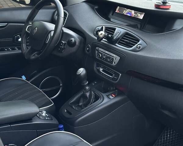 Черный Рено Гранд Сценик, объемом двигателя 1.5 л и пробегом 310 тыс. км за 7900 $, фото 11 на Automoto.ua