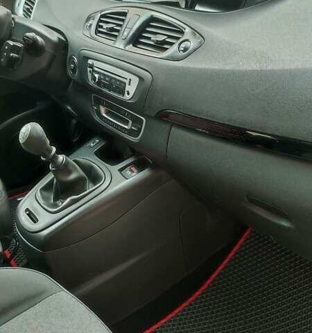 Черный Рено Гранд Сценик, объемом двигателя 1.5 л и пробегом 273 тыс. км за 8600 $, фото 17 на Automoto.ua